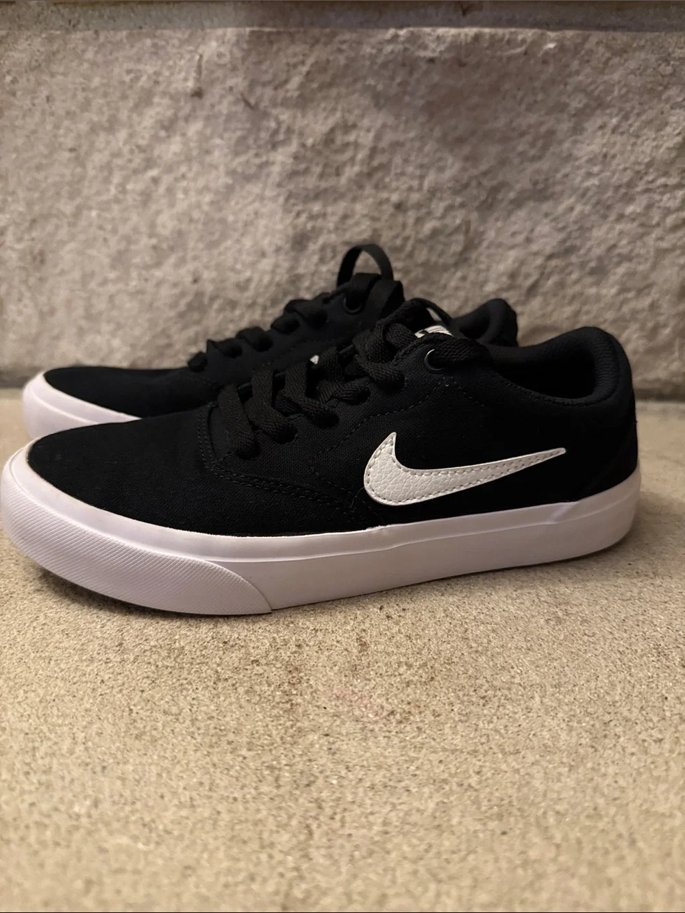 Nike SB Charge Youth Black Canvas Skate Shoes White Swoosh Lace-Up Sneakers